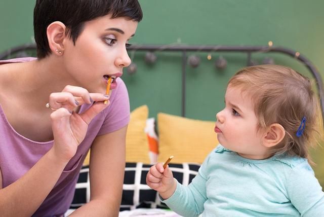 小梅|宝宝从小有这五个表现，说明拥有“高智商”，看看你家娃占几条？