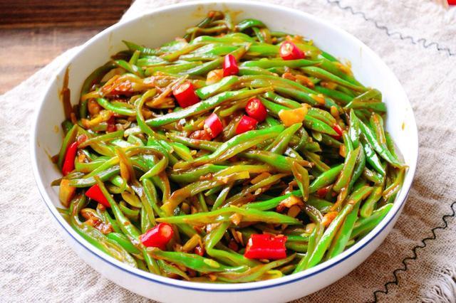 豆角丝|此菜2块钱1斤,孩子吃补钙健脑,保护视力,简单一炒,百吃不厌