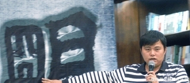 公务员@公务员里最成功的作家:一书封神,3年赚4100万,今成处长