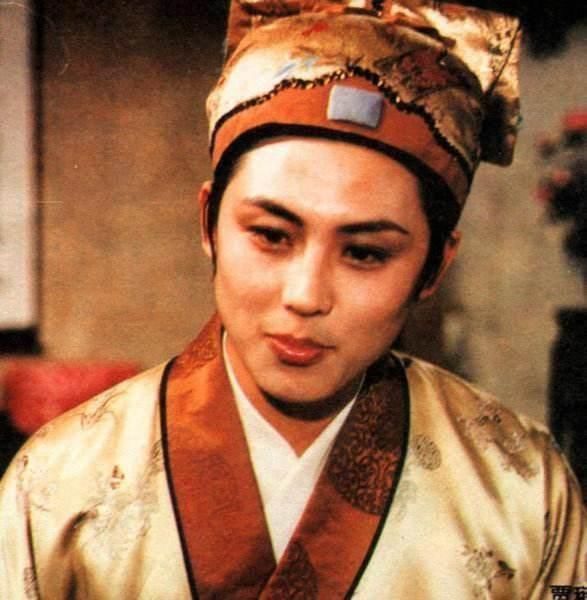 贾琏|贾琏为何对宝钗视而不见,却对黛玉如亲妹妹