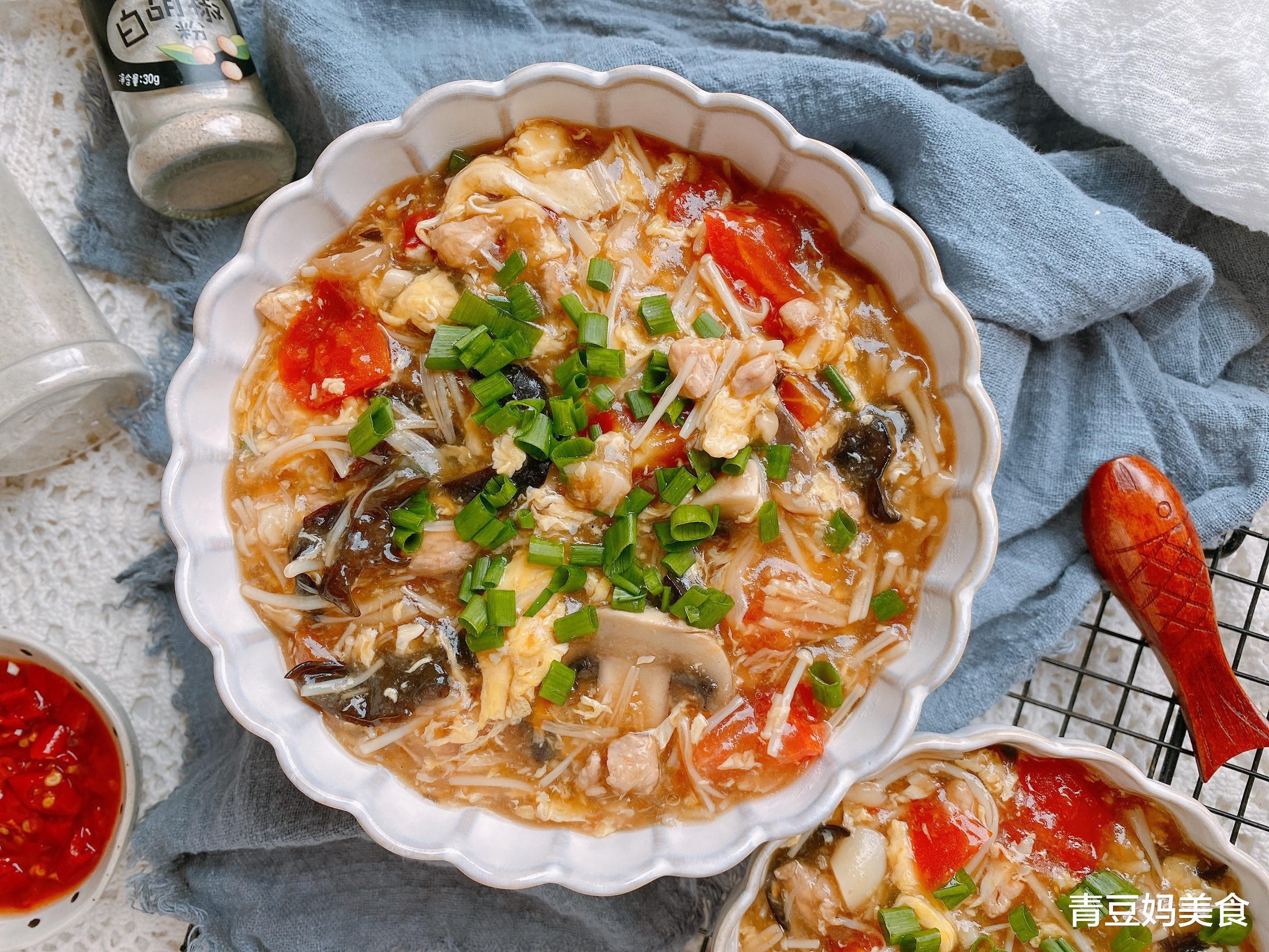 酸辣杂锅炖|夏季吃饭没胃口，试试酸辣杂锅炖，饭菜一锅搞定，5分钟就出锅