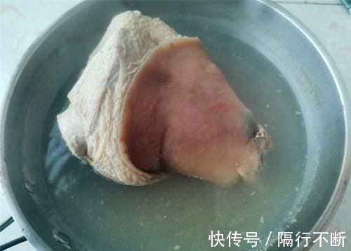 压轴|今天一道年夜饭必备压轴硬菜，寓意，吉祥富贵，肘子做之前，年夜饭的肘子怎样做好吃