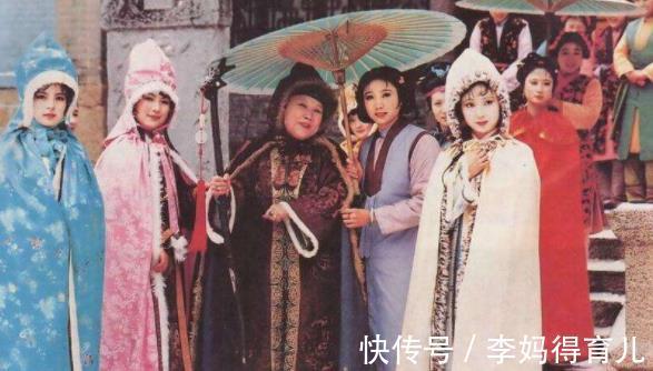 湘云醉卧|6版《红楼梦》“湘云醉卧”,看看谁是人面桃花,谁像醉鬼睡大街