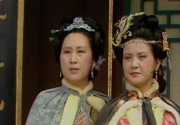 薛姨妈!明明是表姐,薛宝钗为什么称呼王熙凤为凤丫头?