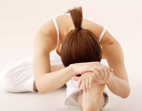 养颜|每天睡前趴10分钟,远胜跑步1小时!疏通血液循环,排毒素养颜