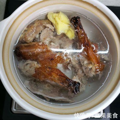 鸭架汤|#助力高考营养餐#白菜豆腐粉丝鸭架汤