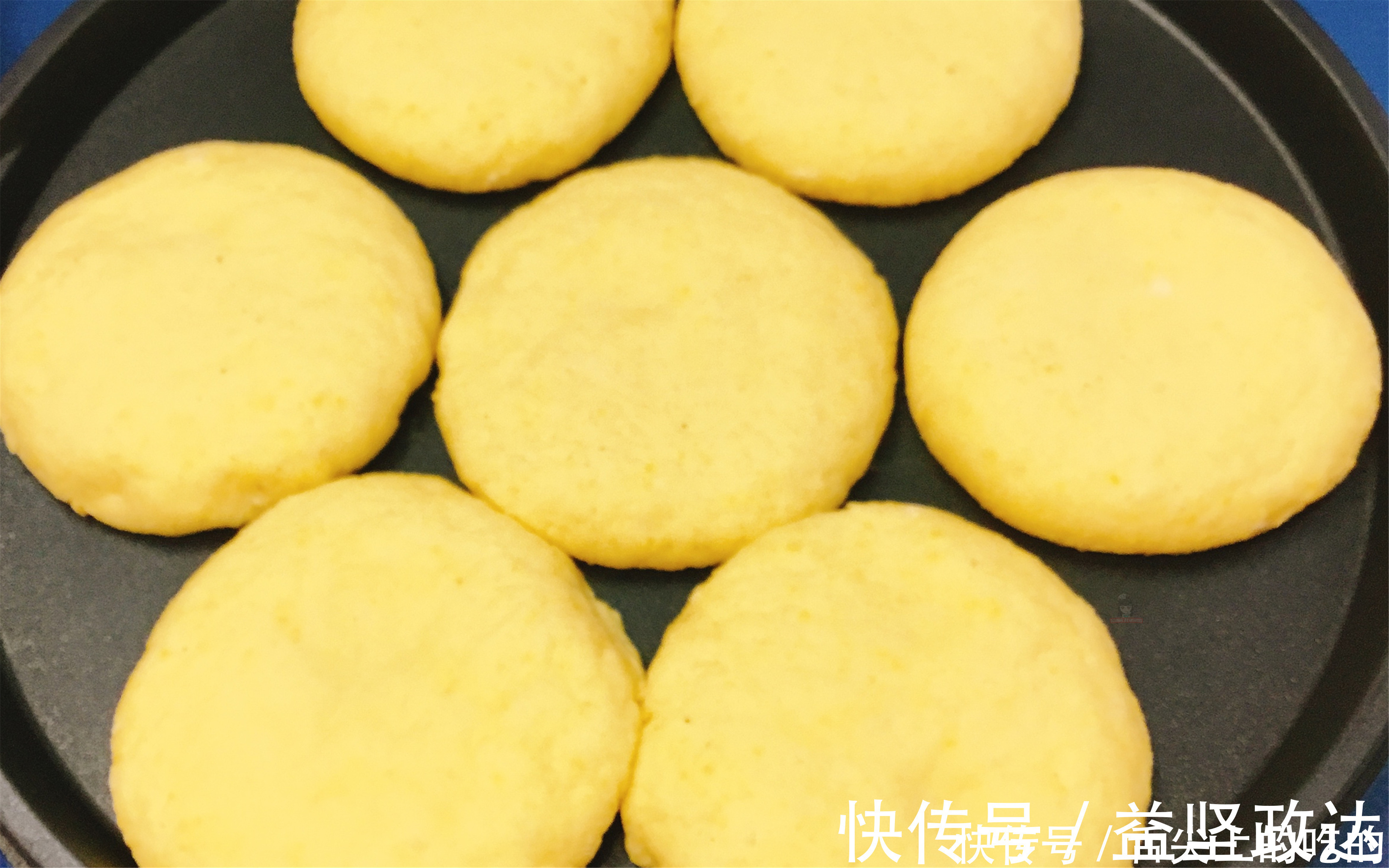 奶香玉米饼，柔软又香甜，老阿姨分享技巧，放一天不发硬
