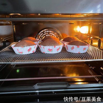 超香浓、好吃到爆??｜蘑菇云巧克力面包