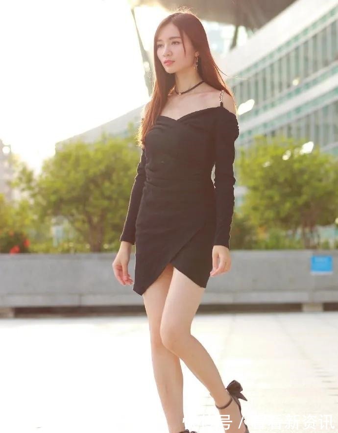 高跟鞋 神秘黑修身连衣裙,搭配同色淑女款高跟鞋,穿出满满的优雅范!