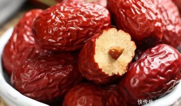 小米粥|大枣和此物一起煮,滋阴补肾,夜里越睡越香,还能补血延缓衰老!