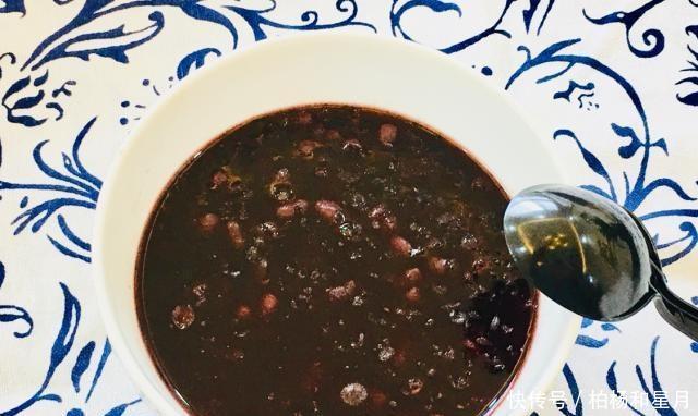 红豆|黑米红豆粥,易于在家制作美味,不再需要在外面购买