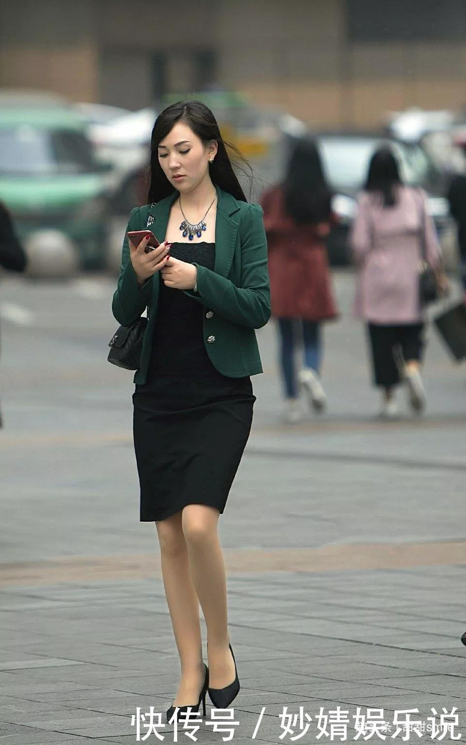 蕾丝|美女脚上搭配一双一字带高跟鞋，在视觉上面看上去更加富有气质感