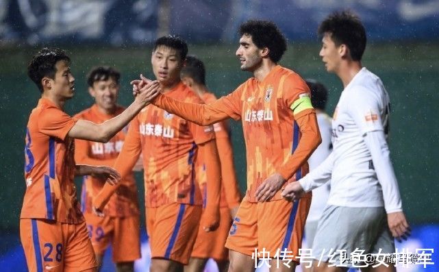 金敬道|山东泰山2-0提前3轮夺冠！时隔11年中超再捧杯，双线豪取16连胜