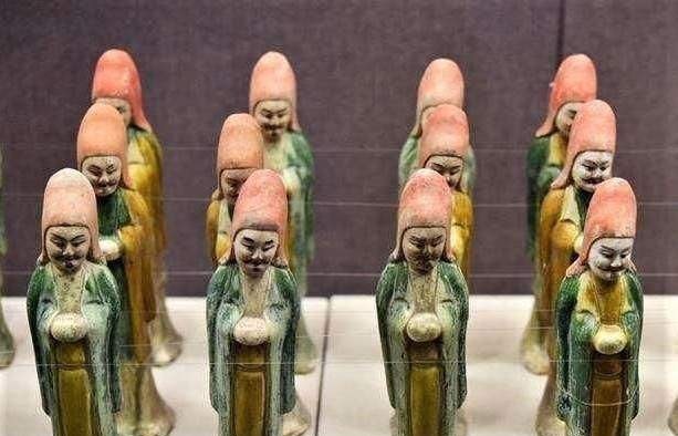 考古专家|李世民堂侄墓被盗,考古队员气得砸墙壁,结果发现130多件唐三彩