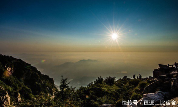 游客|泰山缆车运行这么多年，为何还有挑山工存在？原因你很难想到