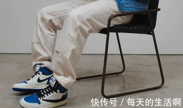 货号 今年联名太凶残!换色+盖章轻松起飞!网友破发的元年不香吗!