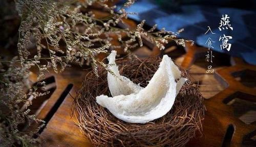 姐妹2人，一个孕期妈妈吃燕窝，一个没吃，2人如今差距明显