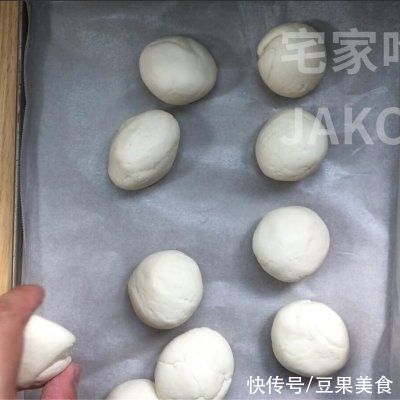 苹果糯米饼，制作简单，外层香脆，内里软糯甜蜜，超级好吃
