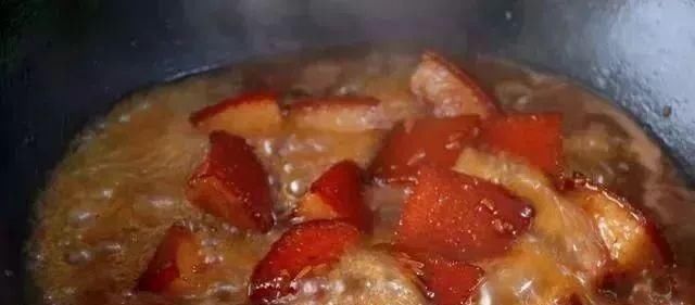 不腻|做红烧肉别再用酱油和啤酒了,用它炖,入口即化,一点都不腻!