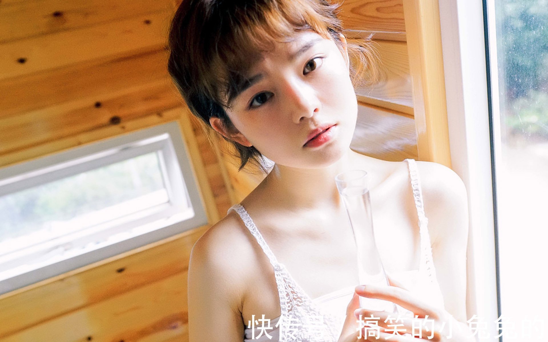 |搞笑GIF段子:网上新买的鞋子,这掉色程度真是吓人啊