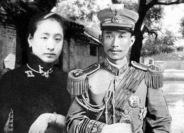 妹妹|姐姐看不起穷小子,大婚之日悔婚,妹妹代嫁多年后成为省长夫人