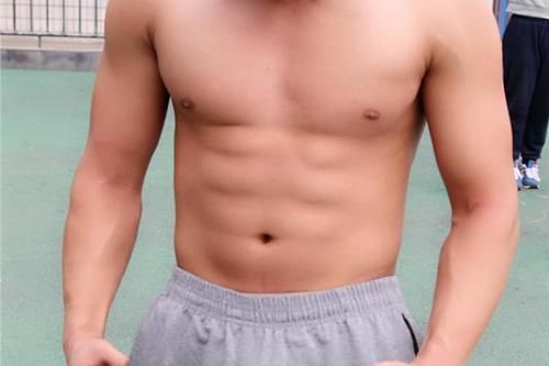 身体|男人50岁后,每天做40个俯卧撑,一年后,身体会有怎样的改变?