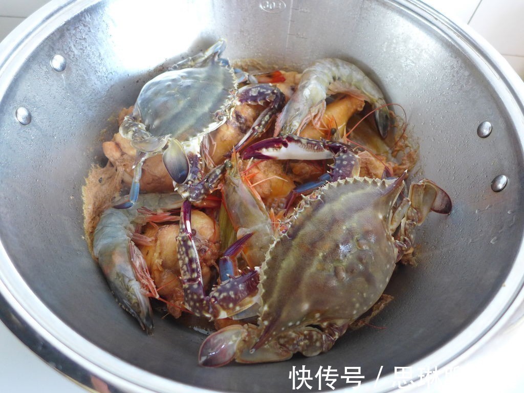 海鲜|海鲜不仅味道鲜美,营养还丰富,来个一锅炖,真是鲜