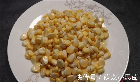 玉米身上有个小开关,转一转玉米马上散开,2分钟剥一盆,超省