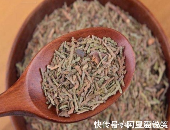 洗头|有白头发别着急染，常见的树叶煮水洗头，使头发更加乌黑亮丽