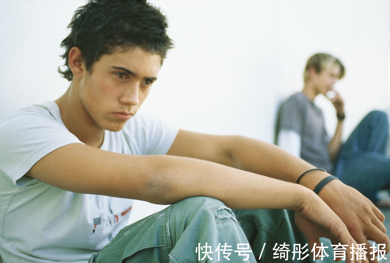 出家门|教育男孩,再生气也有两大底线不能碰,否则再好的娃都易养“废”