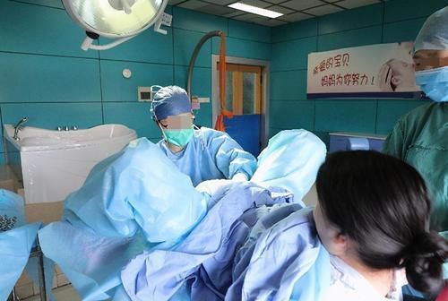 医生|产妇临近分娩,医生让买刀纸,宝爸迷糊带回卫生纸,结果被痛骂