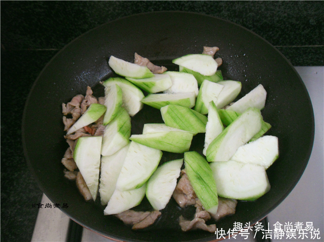 煮汤|进入深秋,我家三天两头喝这碗汤,十多块钱煮一锅,去燥润肌肤