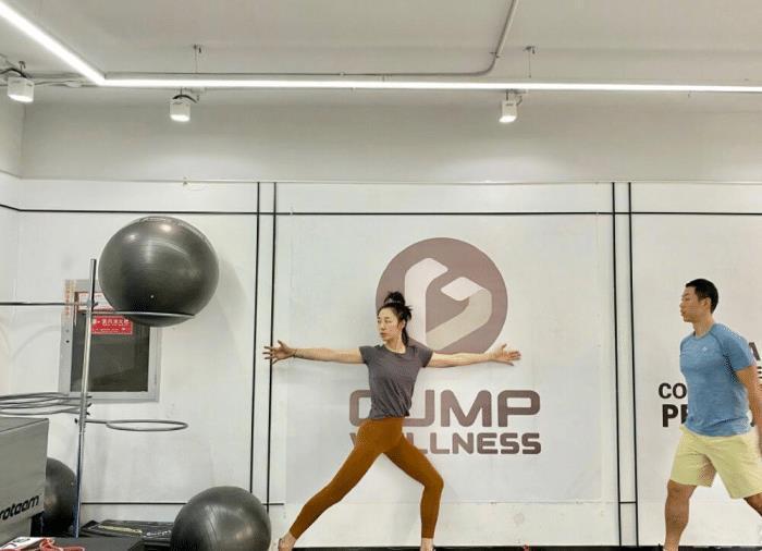 社交媒体|白百合晒健身照,大秀好身材,还亮出了体检报告