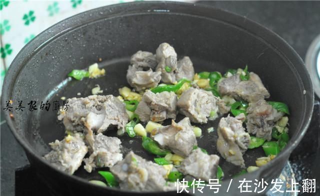 宴客菜|天热，排骨别再红烧了，教你新做法，不用一滴油，清爽不上火