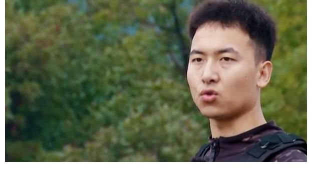 《追光吧2》延期播出，21位哥哥不唱跳反軍訓(xùn)？這波策劃真節(jié)約