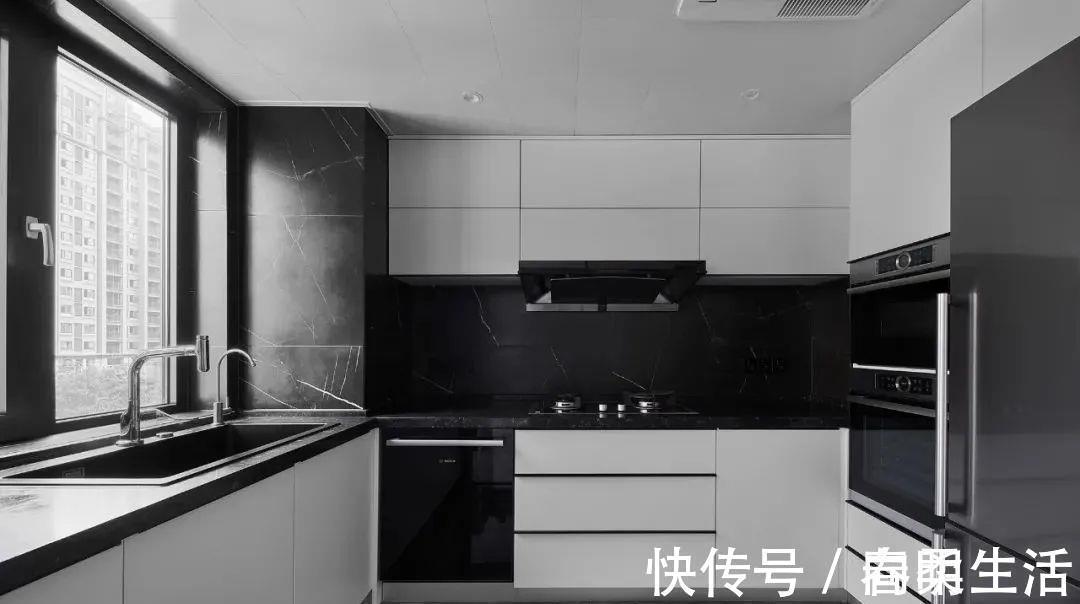 装修|同样是20多万装修的家,人家多打了这些柜子,档次立马就上升了!