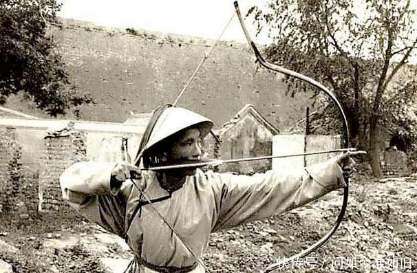 老照片|晚清贵族老照片图7的姿势让人很好奇,最后一张太恶心!