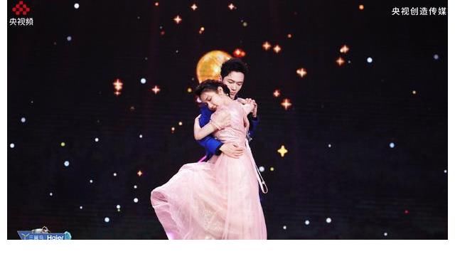 龍洋|朱迅小尼與龍洋張韜，央視兩對黃金搭檔演經(jīng)典愛情，高顏值的完勝