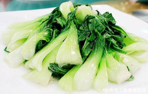 青菜|炒青菜时,别只会下锅爆炒,需牢记3个窍门,青菜炒好更翠绿更香