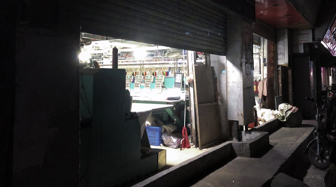 鞭炮|睡好觉、怕隔离、想赚钱、放鞭炮……广州城中村里的新年