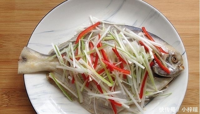蒸鱼记得加上一步,出锅后,隔壁小孩馋了