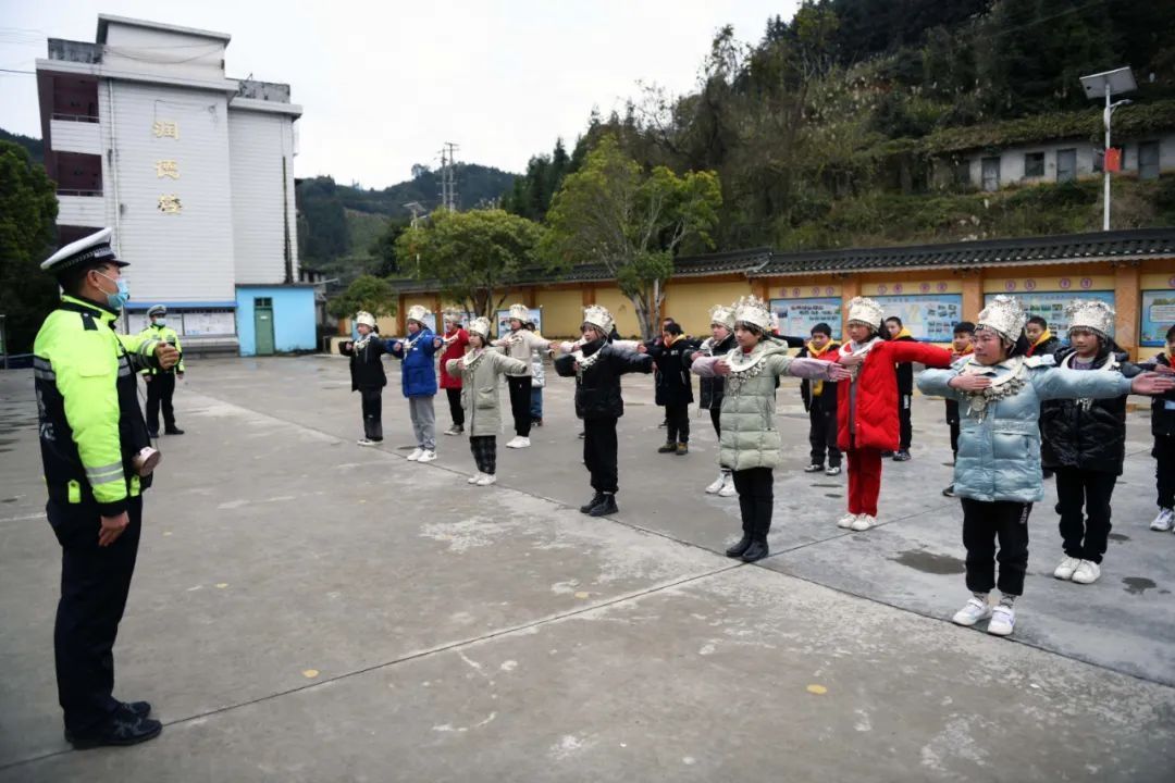 龙胜|龙胜：开学第一课 学安全与健康