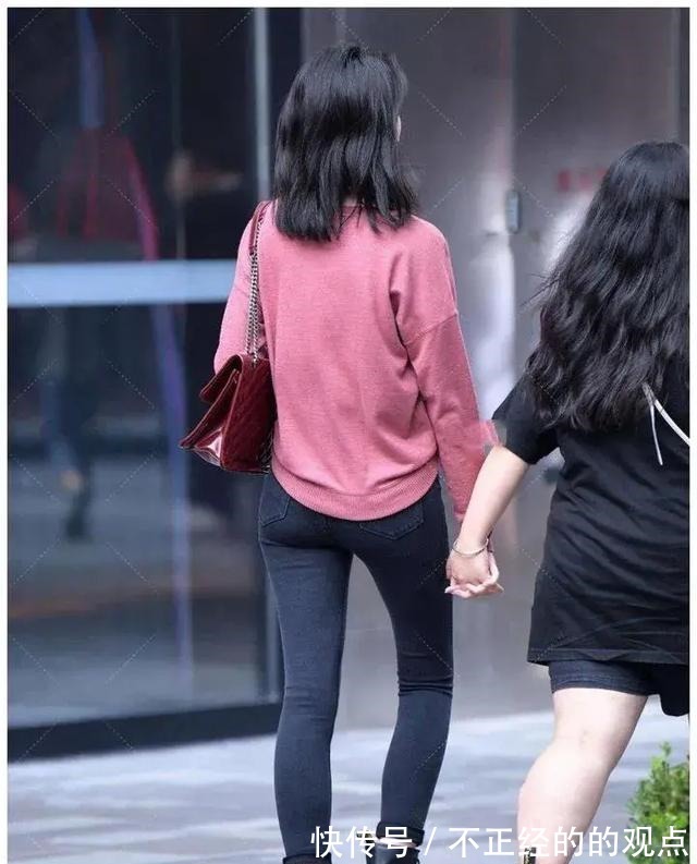 马丁靴 一高一矮,一胖一瘦,穿搭风格不同,这对闺蜜给人感觉不一般!