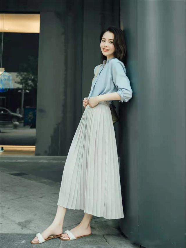 衣服|40+的女人如何提升自己的衣品?首饰搭配,要比衣服款式更重要!