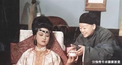 提防平儿,算计贾琏,如此王熙凤,为何却对林黛玉那么好?