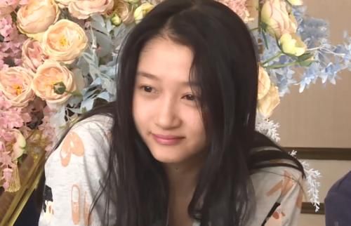 《王牌6》嘉宾素颜出场，关晓彤清水芙蓉，范丞丞高光闪眼