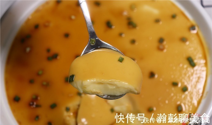 蒸鸡蛋羹时,开水比例才是关键!掌握一个诀窍,鸡蛋如布丁嫩滑
