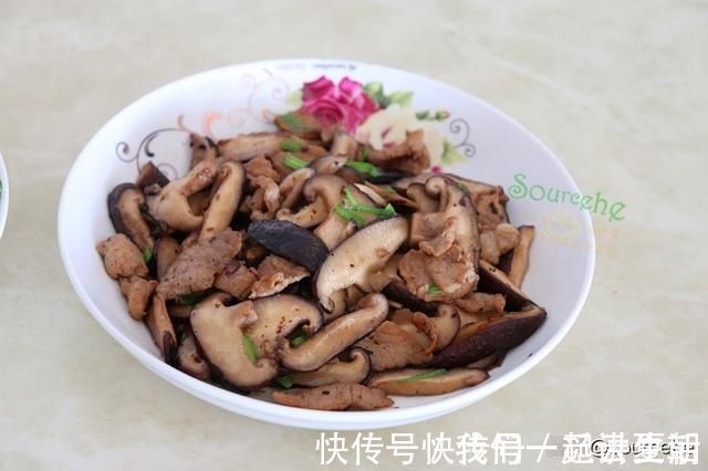 香菇|第一次回老公家过年,不串门不拜年,天天吃剩菜,亲妈劝我回家