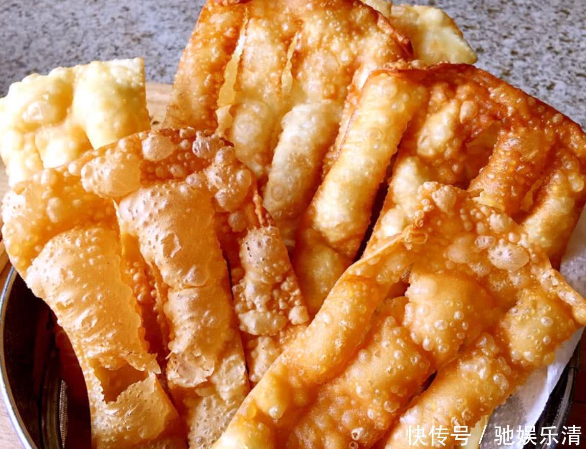 煎饼果子里的薄脆做法，单吃也好吃，又香又脆，做法很简单