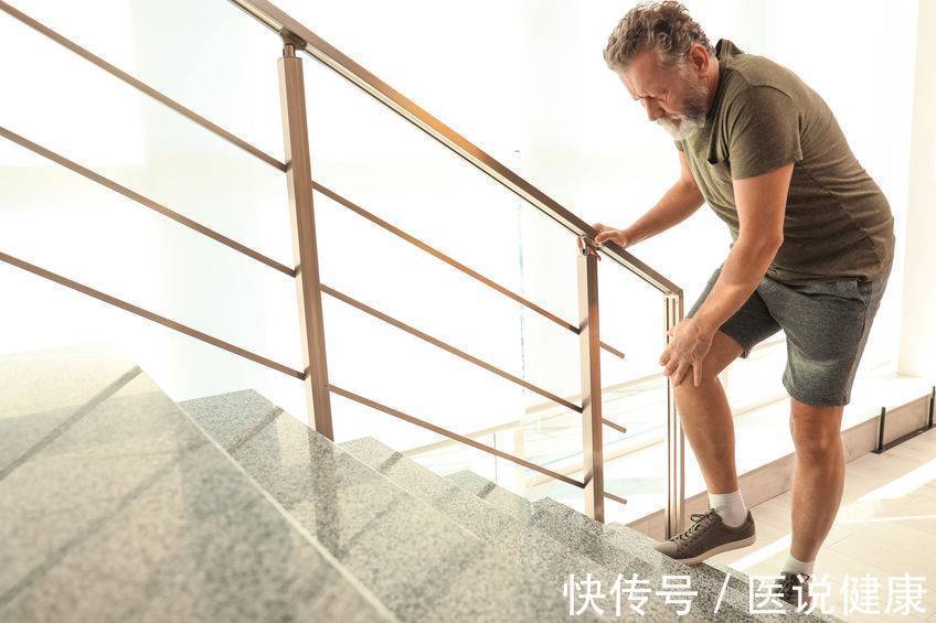 下蹲|下蹲时膝盖发出声响,3点教你?分辨是自然现象还是疾病症状?